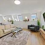 Family Hub In Centre דירה