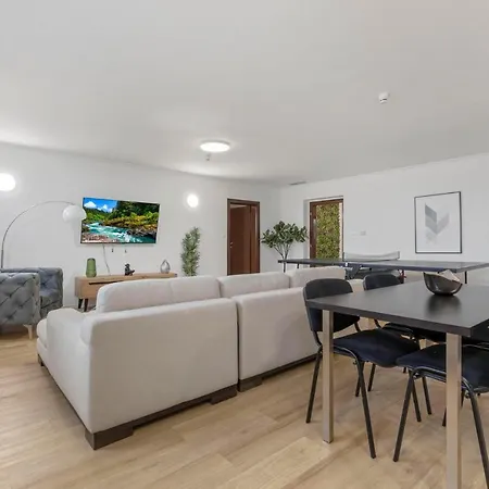 Family Hub In Centre *