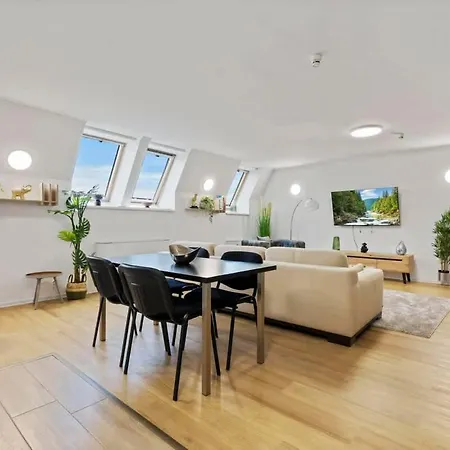 Family Hub In Centre Apartment *