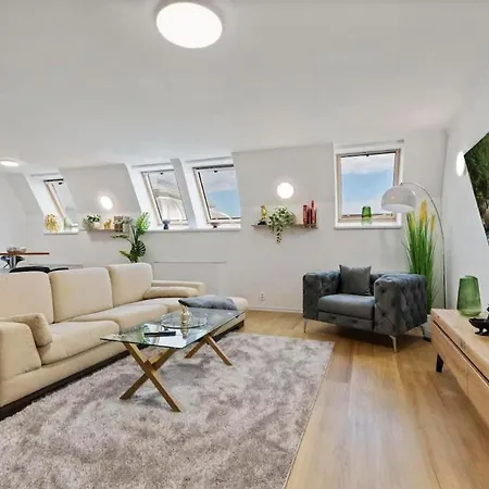 Family Hub In Centre Apartment