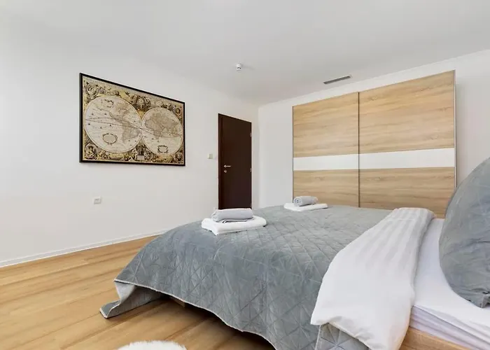 Family Hub In Centre * ברטיסלאבה