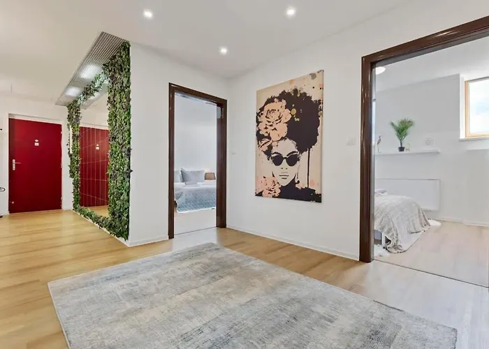 Family Hub In Centre *