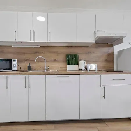 Family Hub In Centre Lägenhet