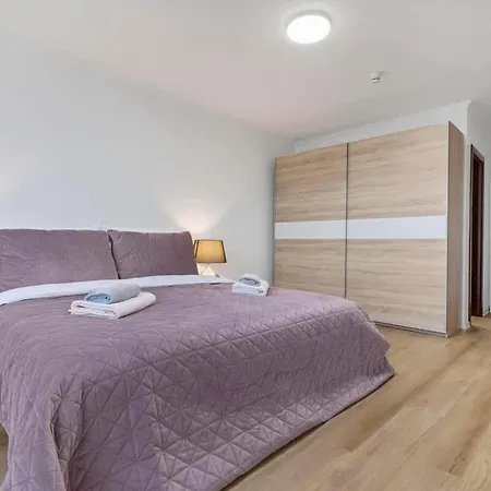 Lägenhet Family Hub In Centre