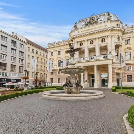 Lägenhet Family Hub In Centre